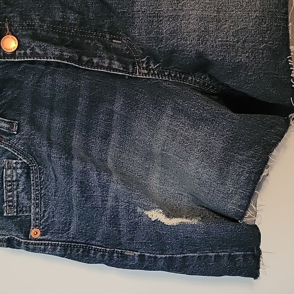 Universal Thread Jean Short - Picture 2 of 6